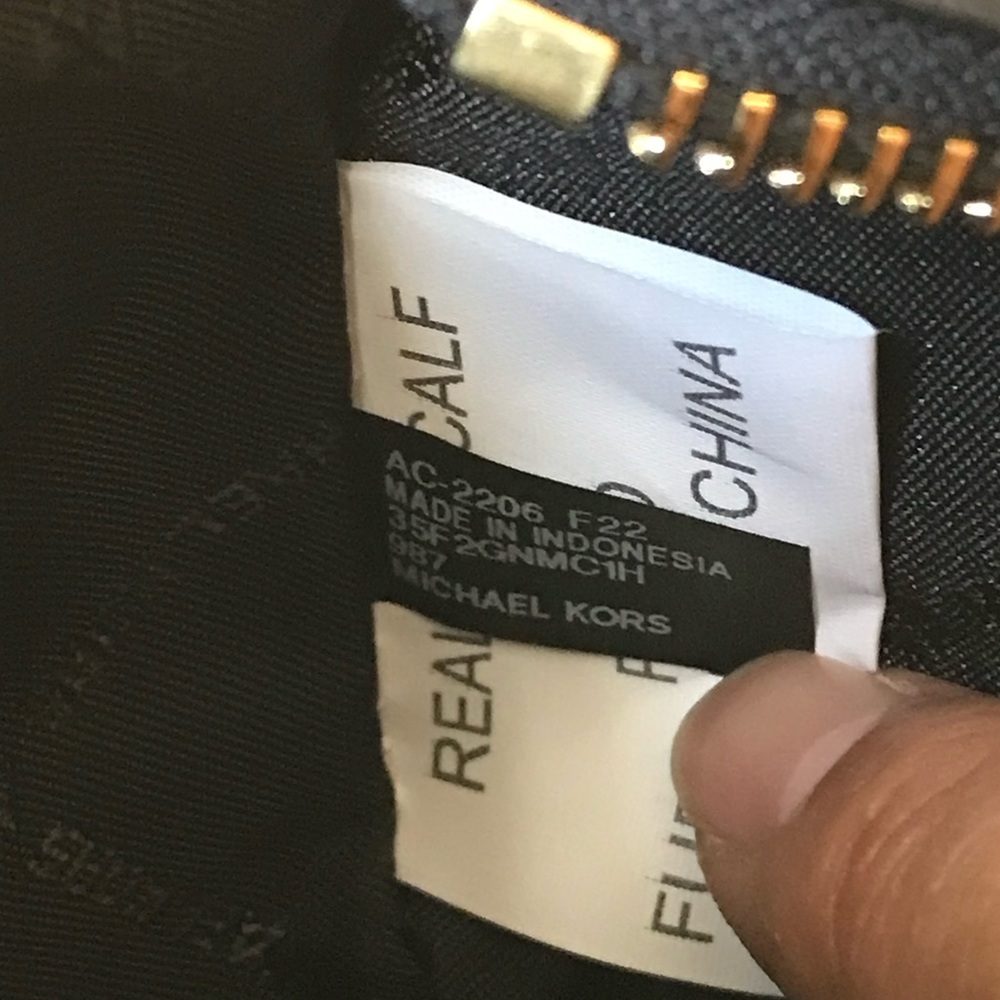 🌼Michael Kors Purse - Picture 13 of 15